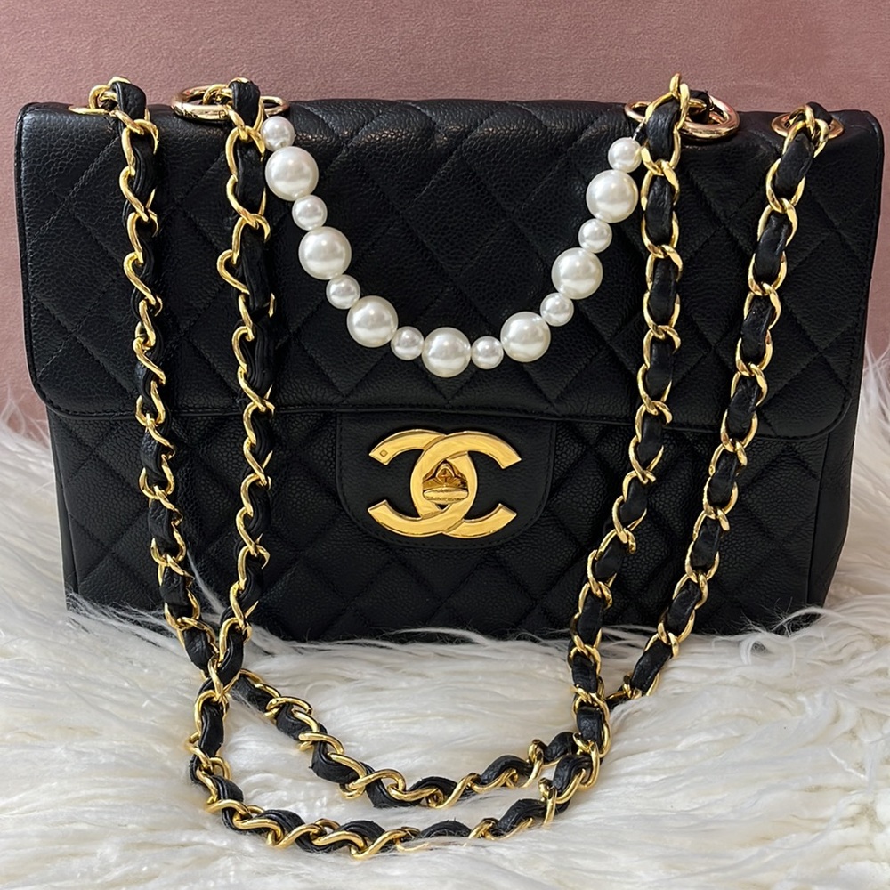 SOLD through ZELLE‼️ Extremely Rare Caviar Chanel classic jumbo oversized flap